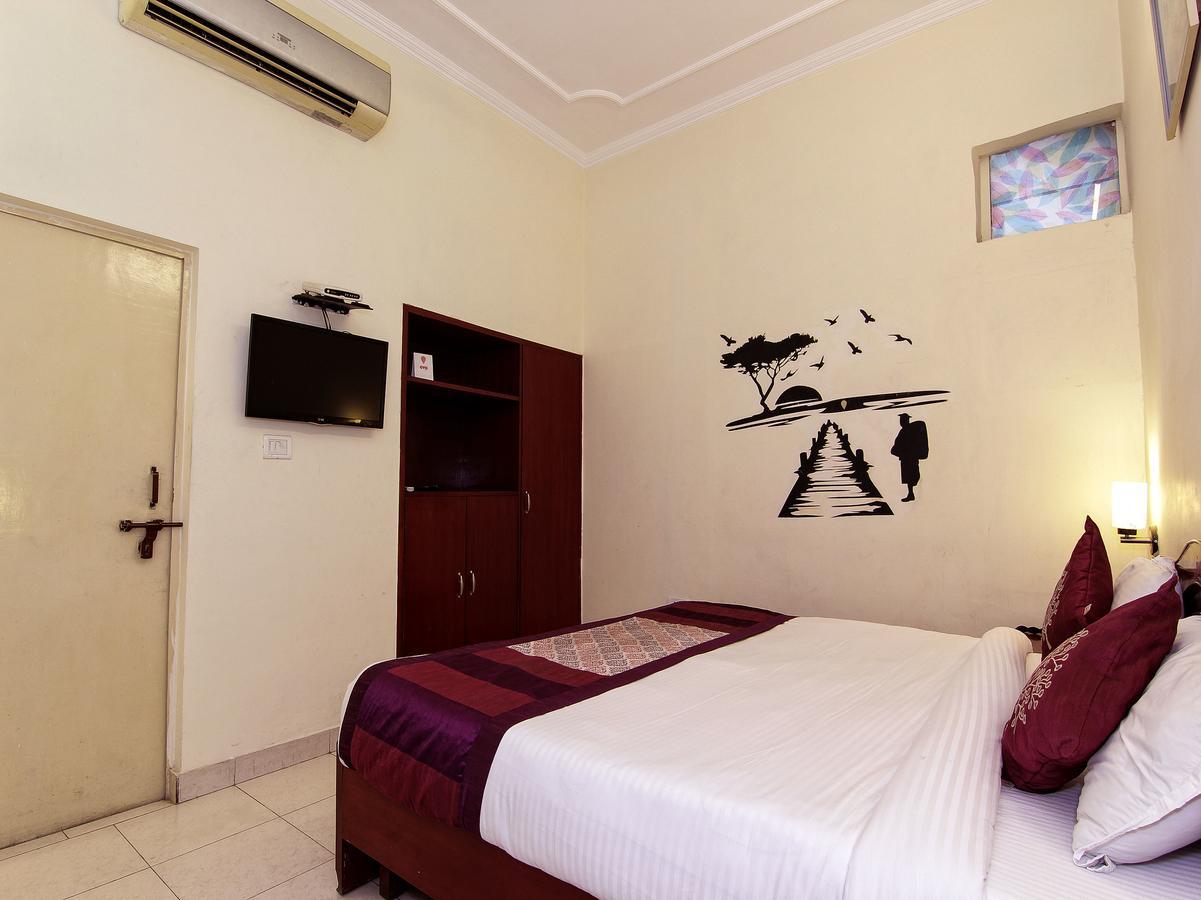 Oyo 4104 Surya Hotel 3*